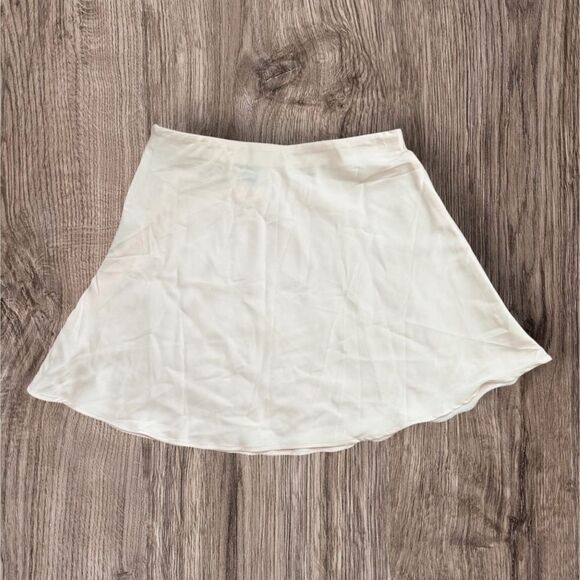 Forever 21 Slip Mini Skirt Resort Wear Cream Size  Medium - Picture 2 of 10